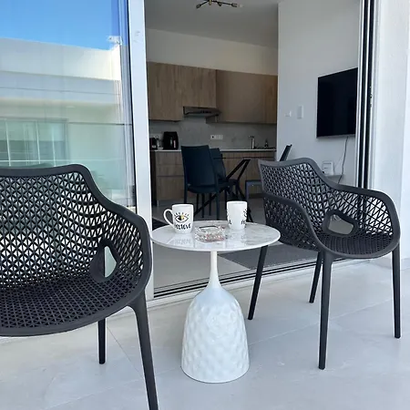 -mari- Cozy Near Unic & Medical School