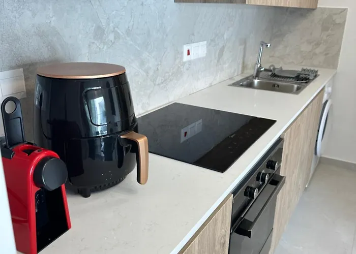 Διαμέρισμα -mari- Cozy At Engomi Near Unic Λευκωσία