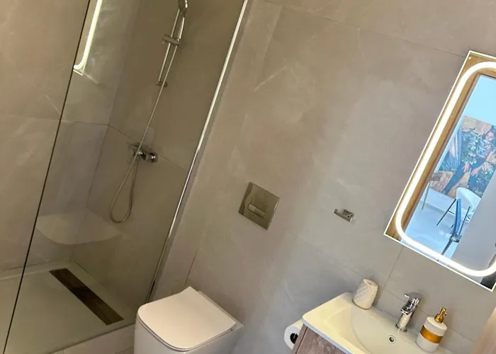 Διαμέρισμα -mari- Cozy At Engomi Near Unic