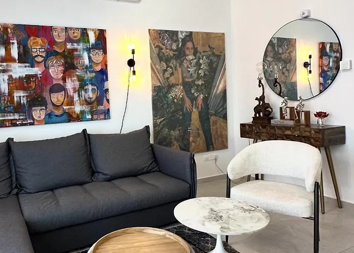 -mari- Cozy At Engomi Near Unic