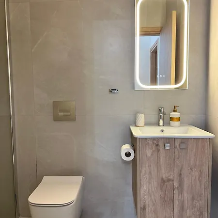 -mari- Cozy At Engomi Near Unic Апартаменты *